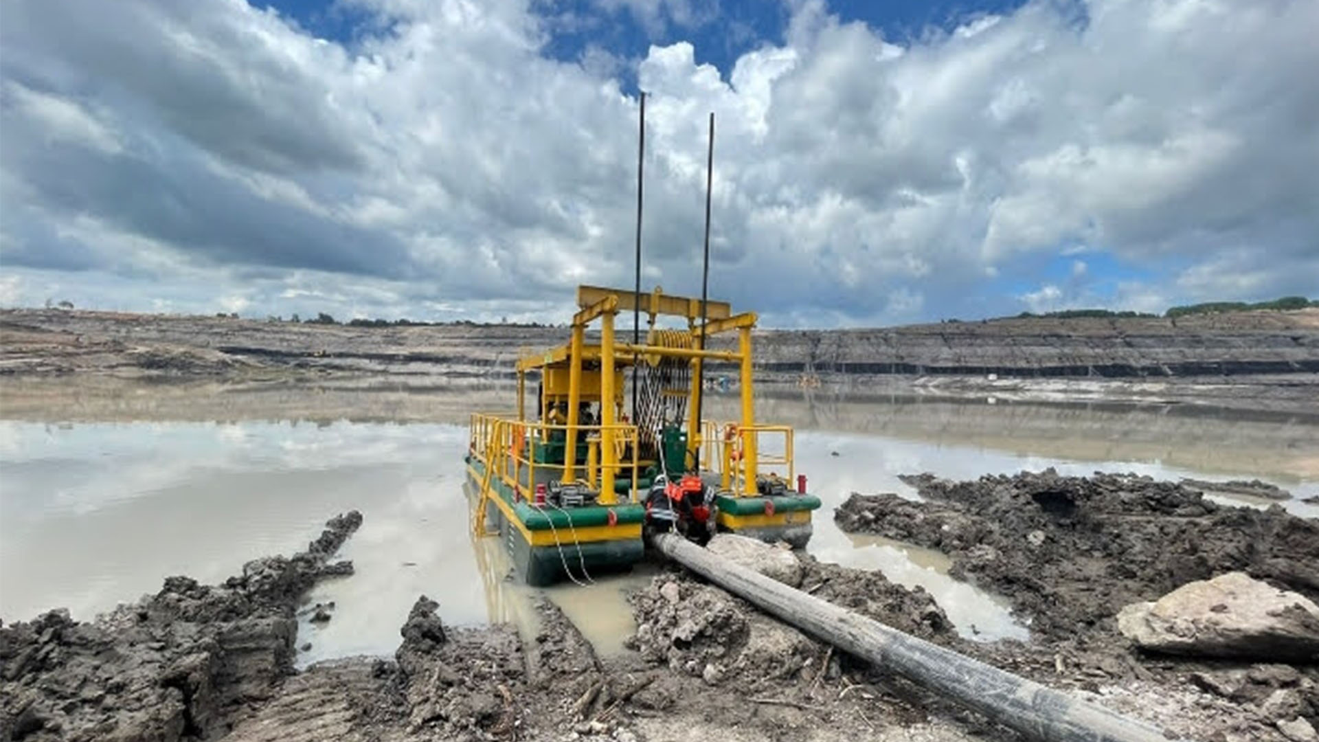 Installasi hose hydrolik unit aligator PC-300