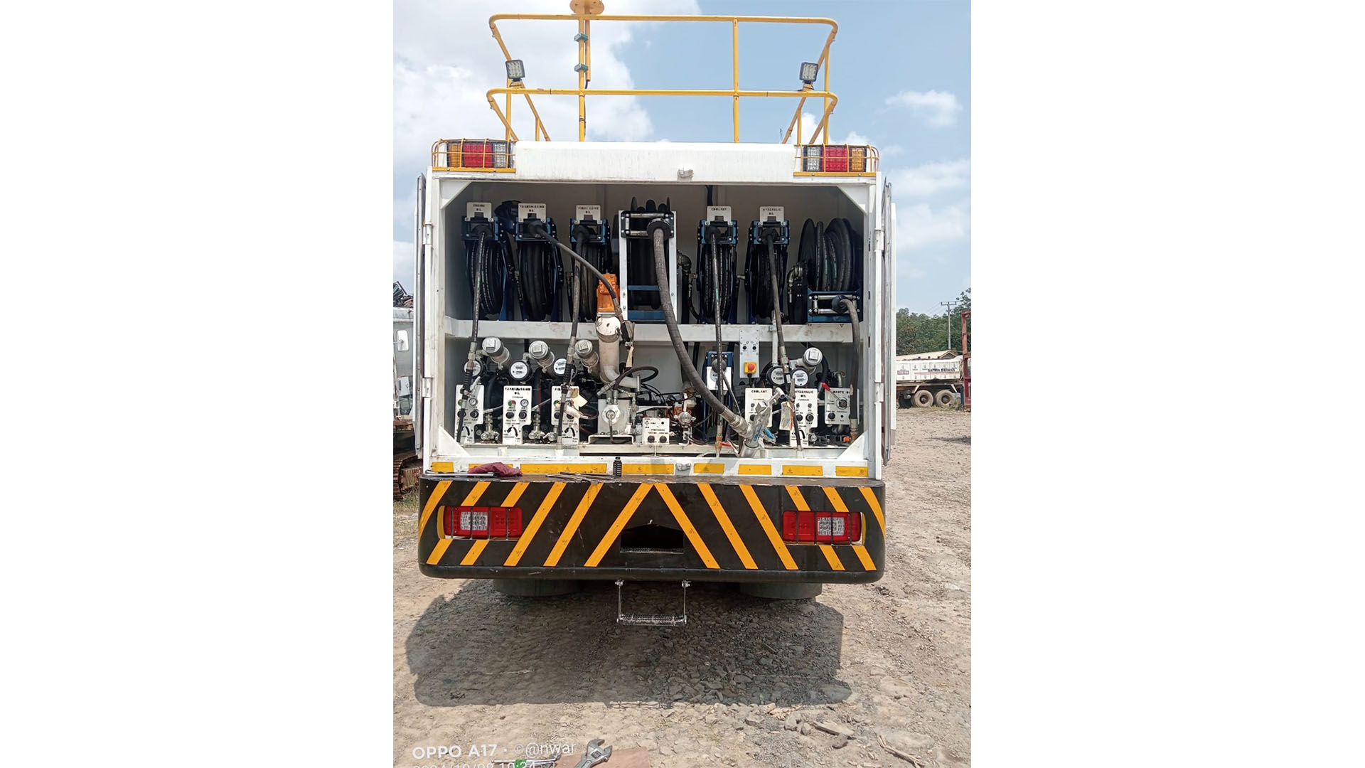 Installasi Hydrolik, Pneumatic, dan electric system lube truck